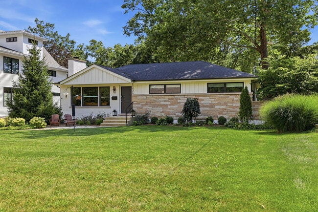 Photo - 1526 E Forest Ave