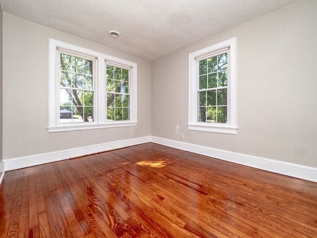 Photo - NEWLY RENOVATED 2 bedroom 1 bath apartment... Unit 1