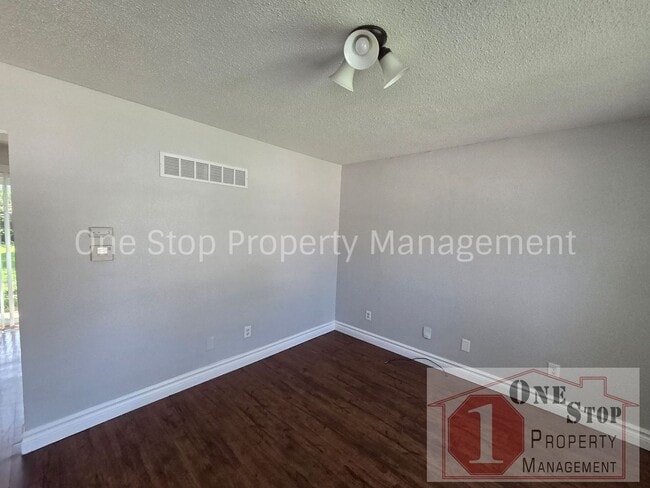 Photo - Spacious 3 Bedroom, 1 Bathroom Duplex for Rent