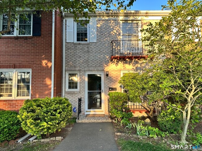 Building Photo - 153 Penn Common Unit 153