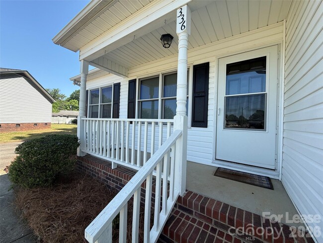 Photo - 336 Valley Glen Ct NW