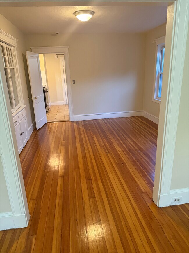Building Photo - 594 South St Unit #1