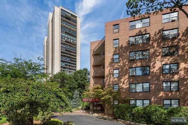 Building Photo - 1450 Palisade Ave Unit 3M