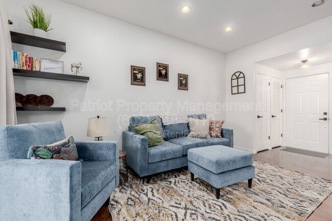 Photo - 9711 E Mountain View Rd Unidad 1526