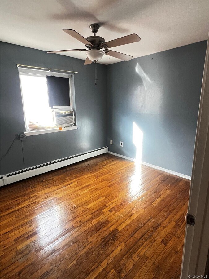 Photo - 1280 Adee Ave