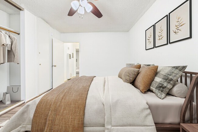 Buffalo Sherman Oaks Apartments