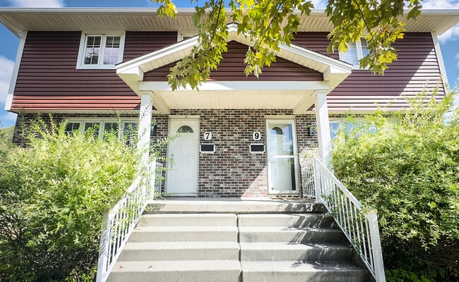 Building Photo - 7 Glenwood Dr Unit 7