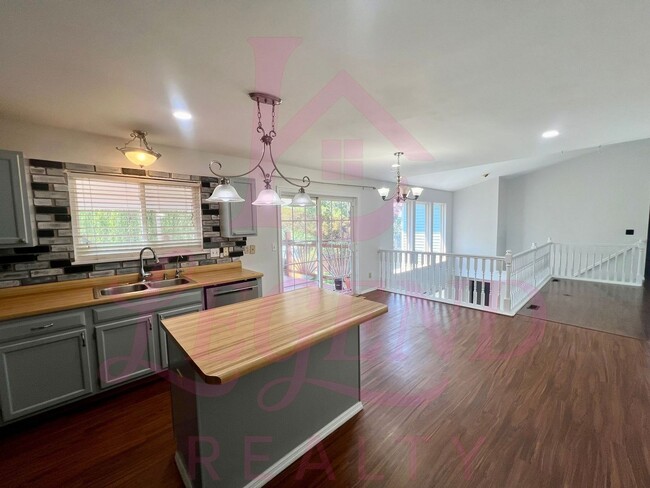 Photo - MOVE IN READY - Atrium Ranch for Rent in O...