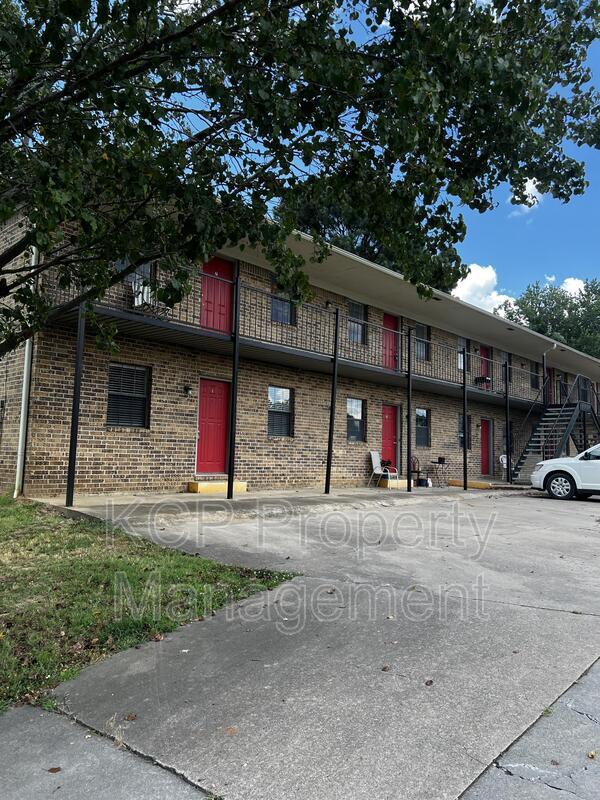 Building Photo - 340 W Dogwood St