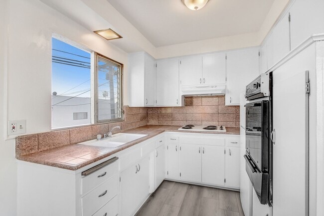 Photo - 1453 Brockton Ave Unit 09