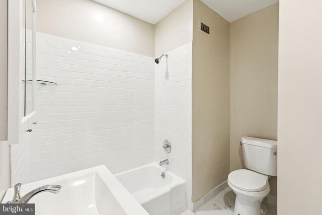 Photo - 135 S 19th St Unidad 805