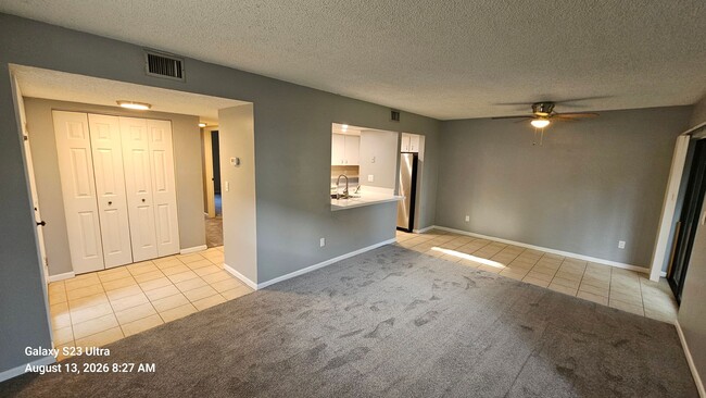 Photo - 7 Castania Ct