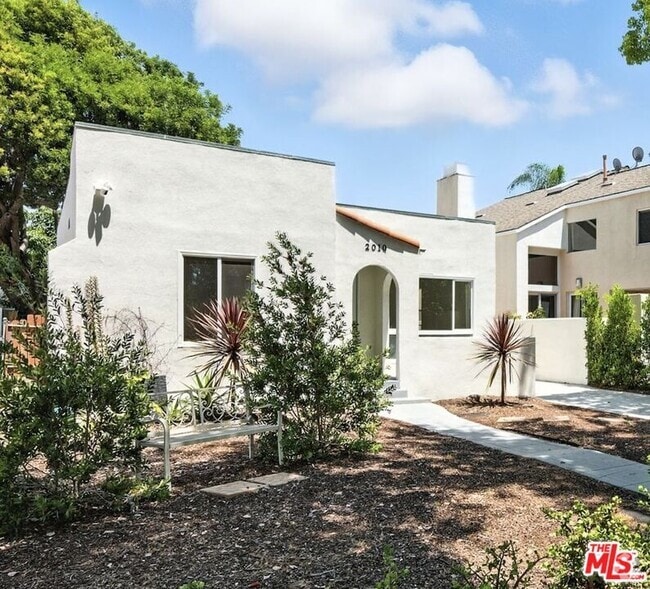 Building Photo - 2010 Glendon Ave Rental