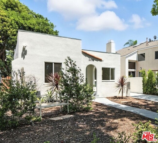 Photo - 2010 Glendon Ave House