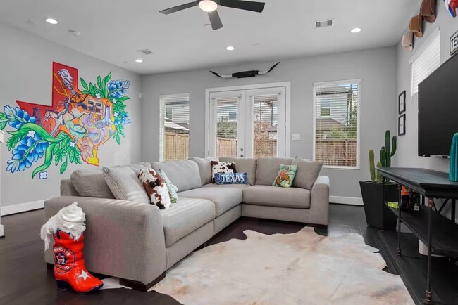 Photo - 4202 Gillespie St