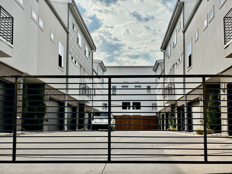 Photo - 4934 Zuma Ct