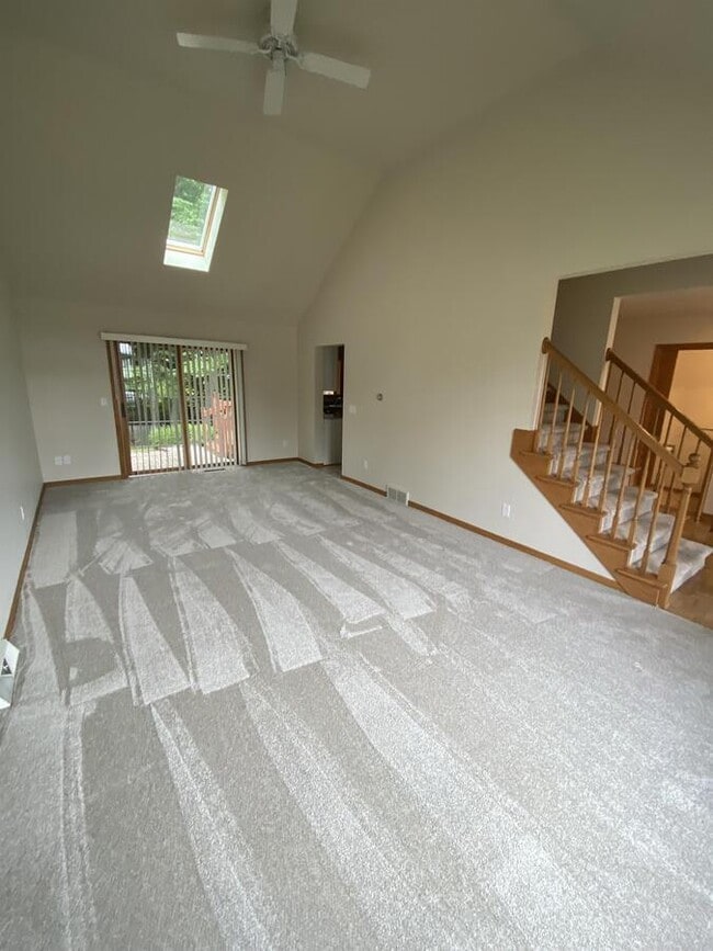 Photo - 636 W Briarknoll Ct