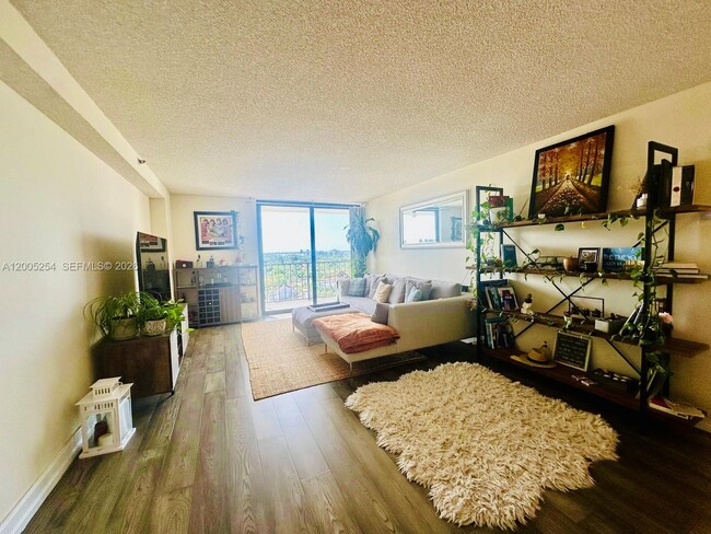 Photo - 2625 Collins Ave Unit 1508