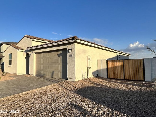 Photo - 2055 E Brooklyn Dr