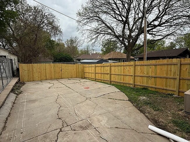 Photo - 221 N 33rd St Unit #2