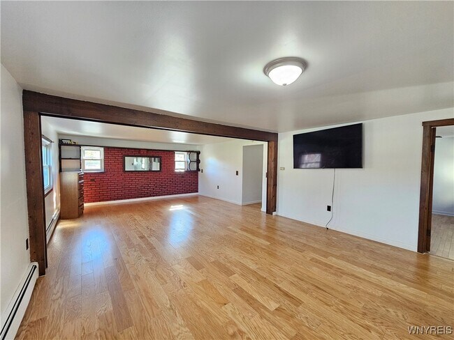 Photo - 1970 Sturgeon Point Rd