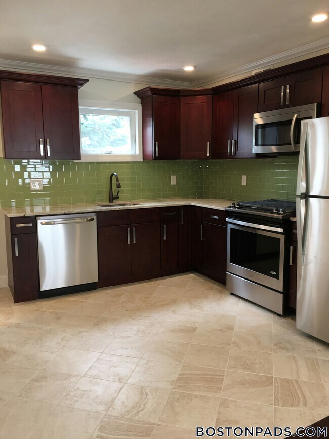 Photo - 130 Brooks St Unit 2