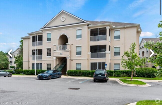 Building Photo - Beautiful Condo