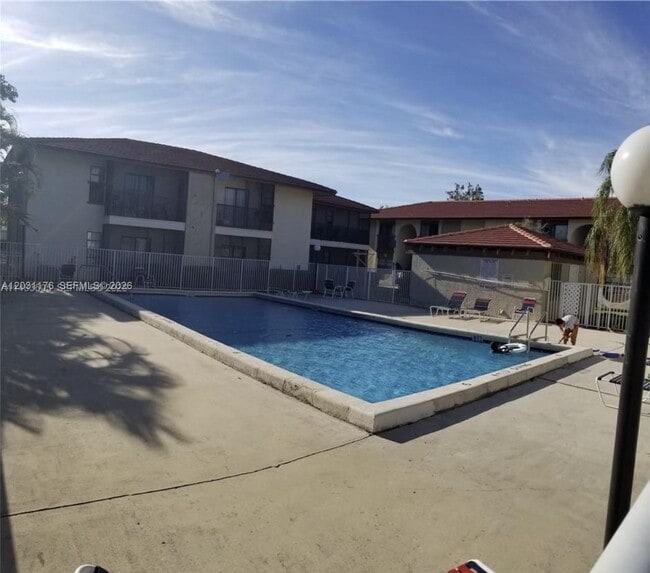 Building Photo - 3006 Coral Ridge Dr Unit 210B