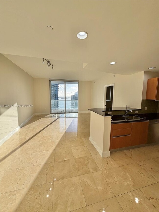 Photo - 1060 Brickell Ave Unit 3705