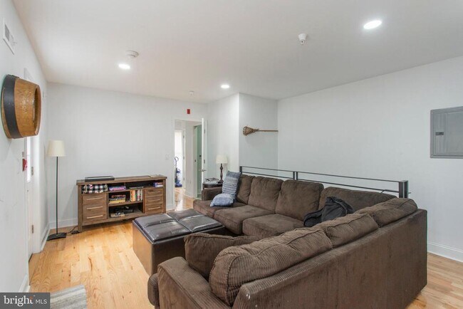 Photo - 1629 Wallace St