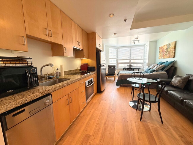 Building Photo - 750 Van Ness Ave Unit 702