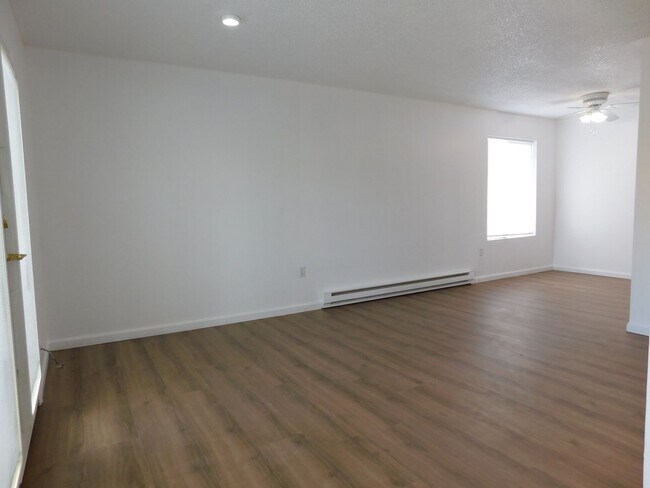 Photo - 869 Iowa Ave Unit 3