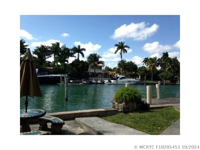 Photo - 9720 W Bay Harbor Dr