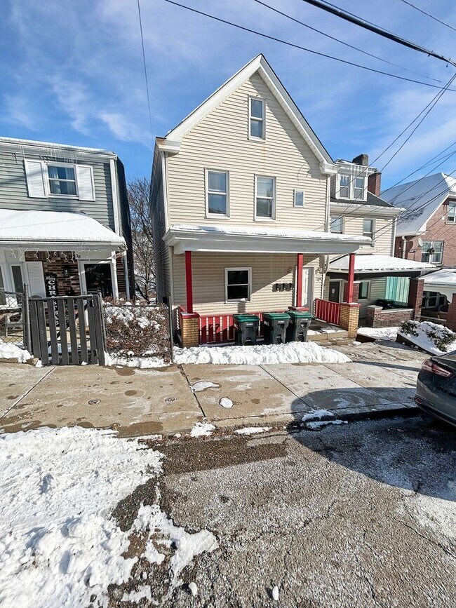 Building Photo - 36 Hickory St Unit 2