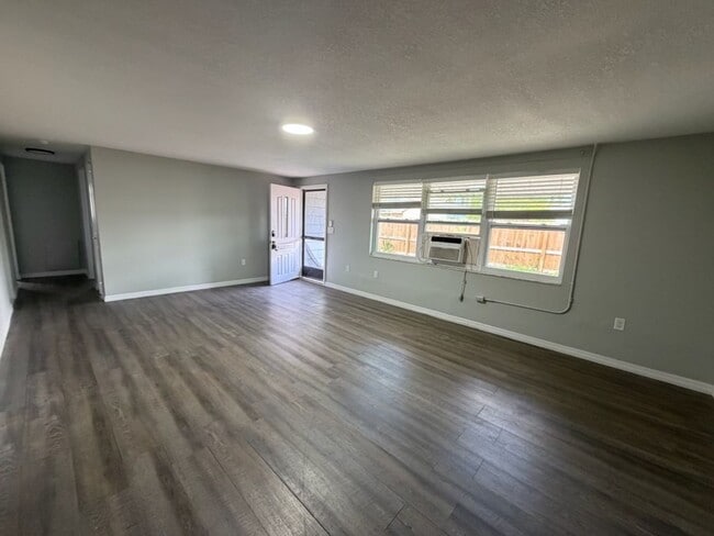 Photo - 702 21st Ave W Unit C