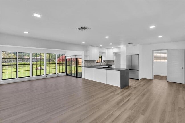 Building Photo - 418 S 57th Way Rental