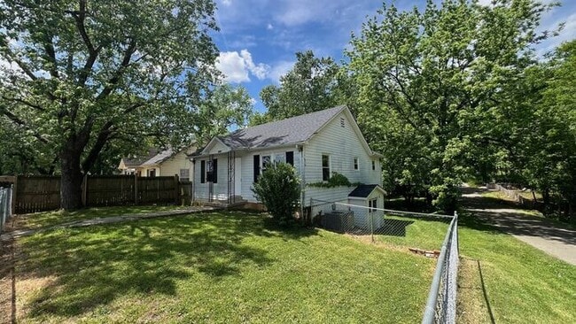 Photo - 2 Bed/1 Bath Home in Columbia w/Fence!