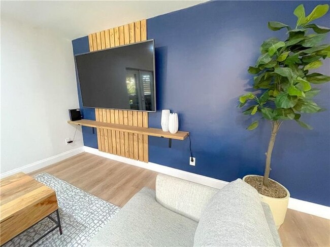 Photo - 833 NW 30th St