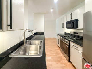 Photo - 330 S Barrington Ave