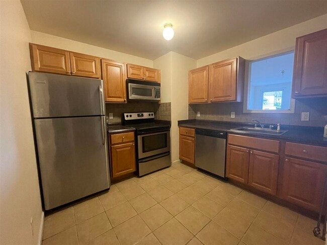 Photo - 836 Broadway St Unit 3R