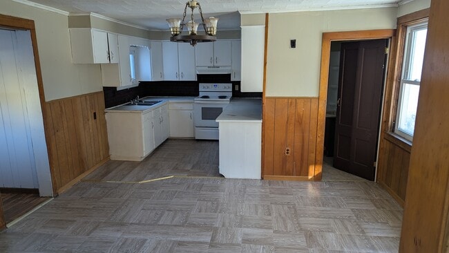 Kitchen - 24 Mechanic St