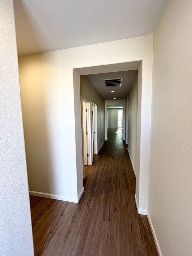 North Merced 2650 4 bed 2 bath with grea... House House Rental in Merced, CA