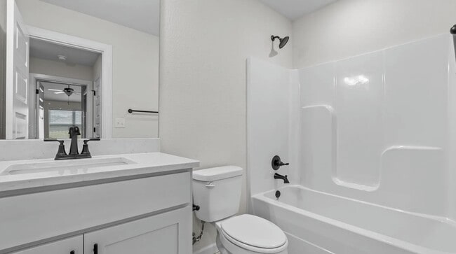 Photo - 4520 W Topeka Ave