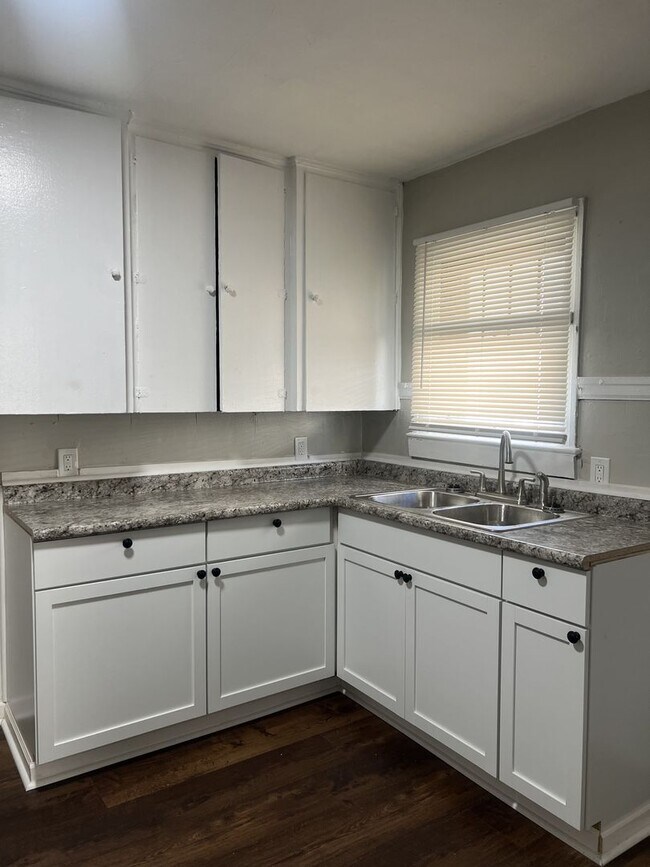 Photo - 235 N Oakland Ave Unit 237 N Oakland Ave