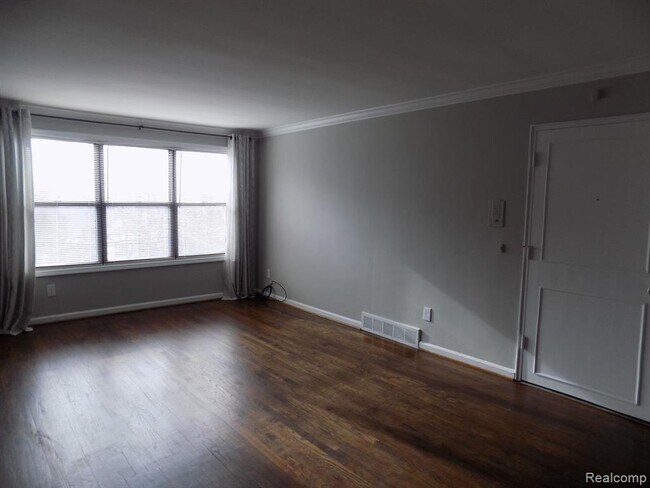 Photo - 25863 Woodward Ave Unit 202