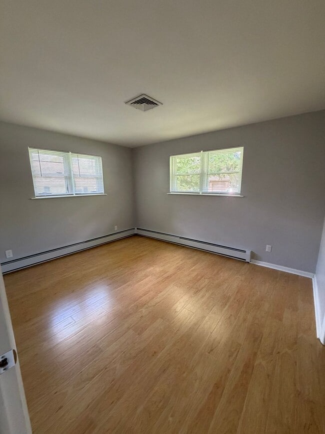 826 Sunrise Ave