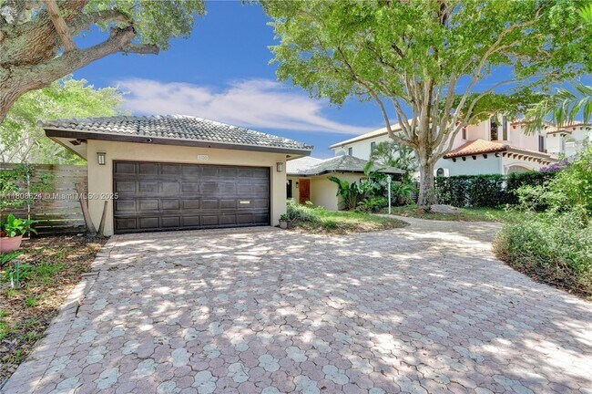 3100 NE 56th Ct