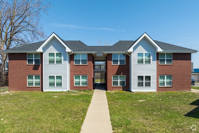 Entrance - Manchester Place Apartments