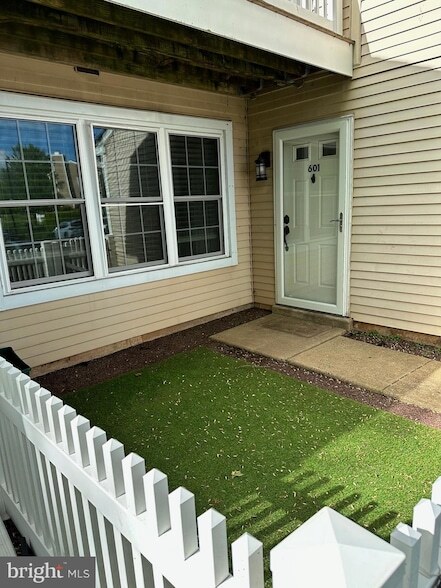 Photo - 601 Ferris Ln