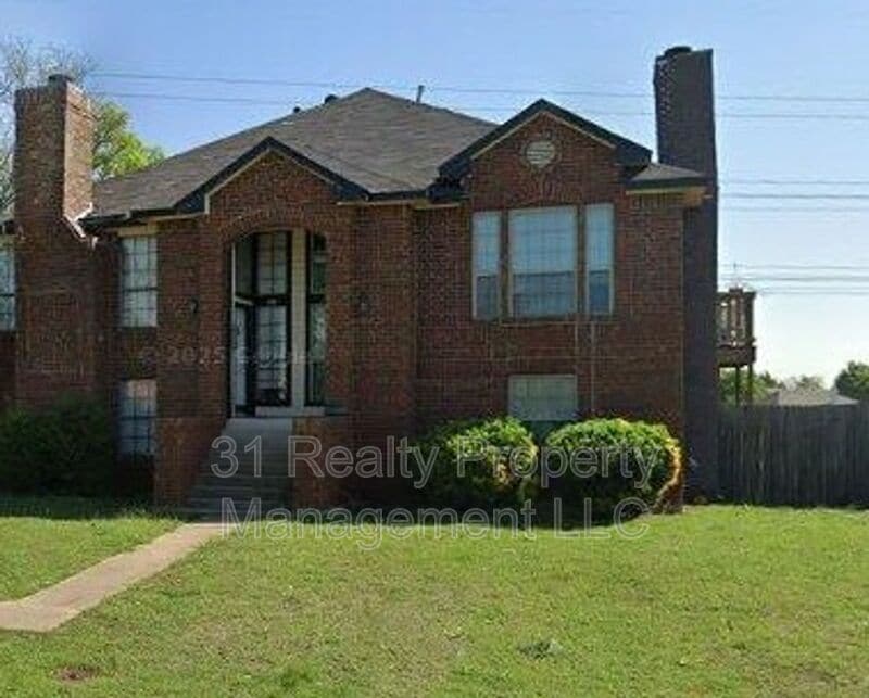 Photo - 439 Chestnut Ln